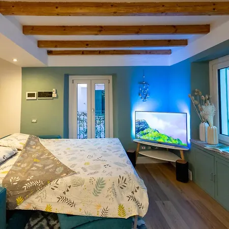 Nido Blu - Cosy Lake View Apartment