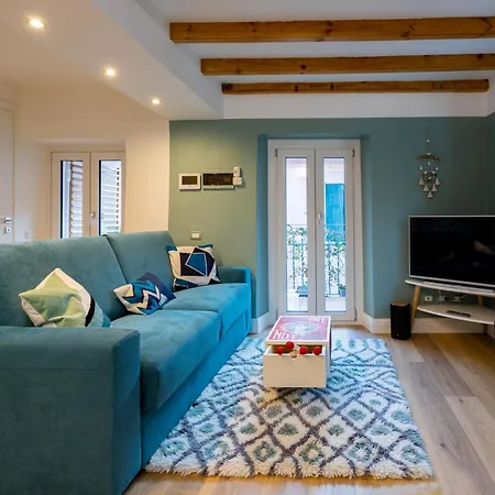 Nido Blu - Cosy Lake View Apartment